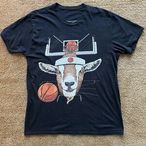 Funny GOAT Basketball Graphic Tee | Black Gildan T-Shirt‎ Size L 100% Cotton